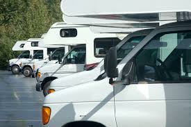 Can You Park an RV in Your Driveway in Florida? 