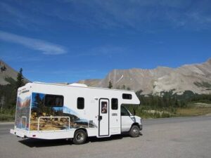 Can You Park RV at Cracker Barrel?